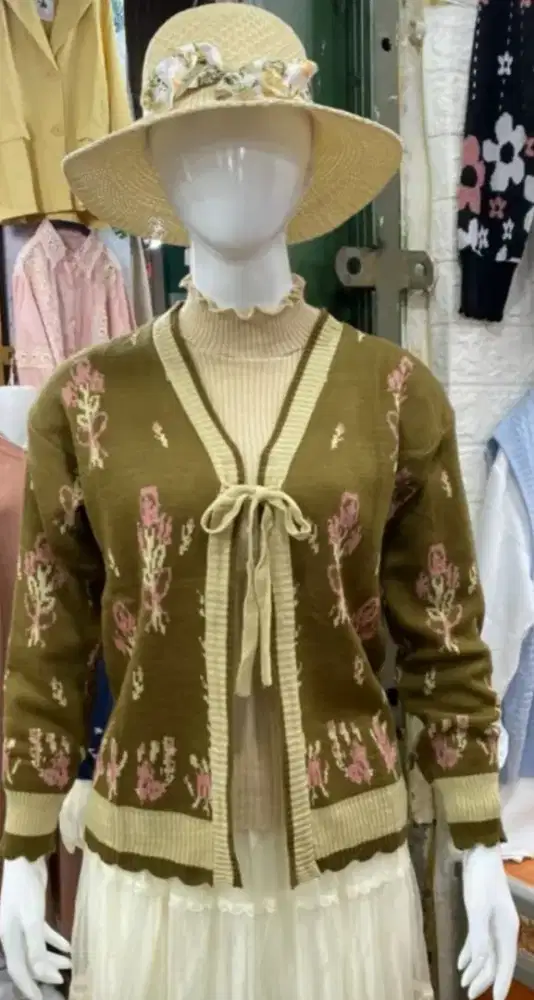 knitwear bolero motif