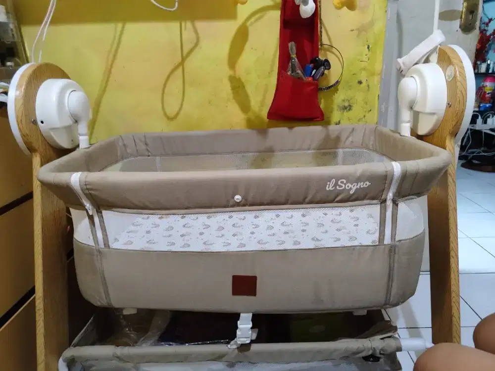 BAby crib baby elle