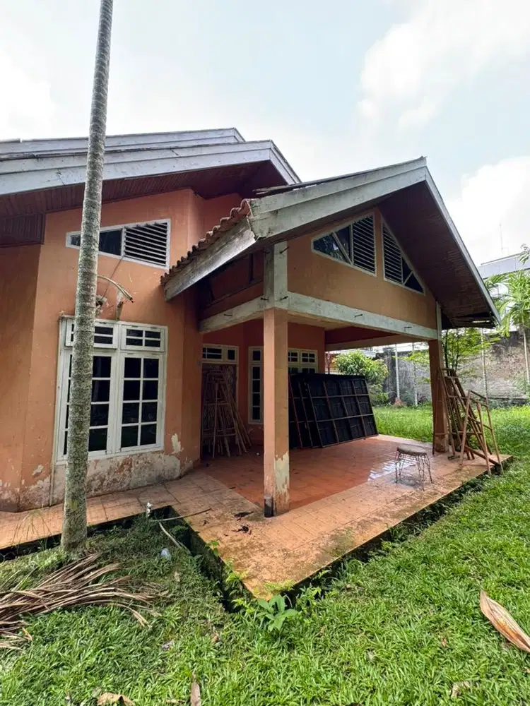 JELUTUNG Rumah 2 Tingkat Beserta Kost