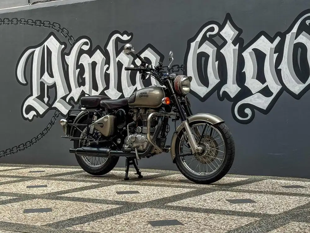 ROYAL ENFIELD CLASSIC 350 GUN METAL ISTIMEWA REBEL W175 W250