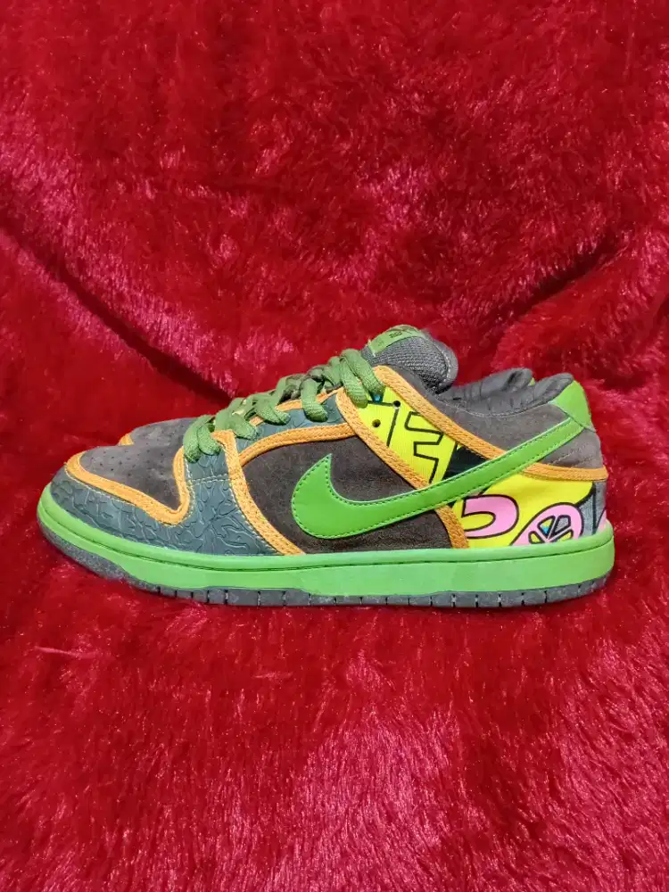 SB DUNK LOW DE LA SOUL SIZE 44