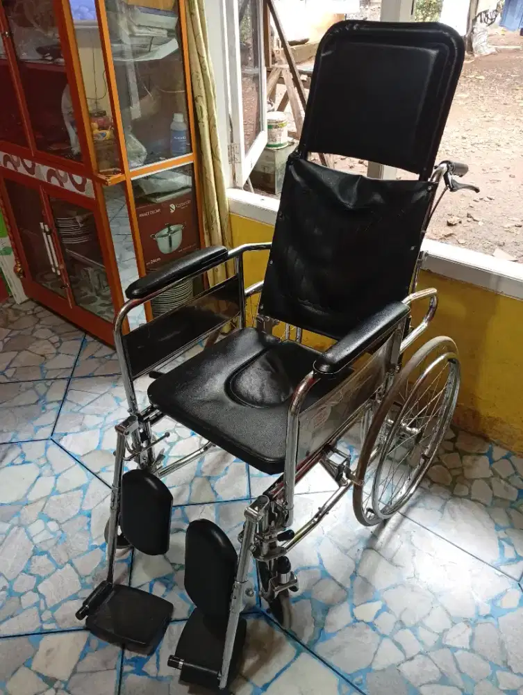 Kursi roda besar merek Gea