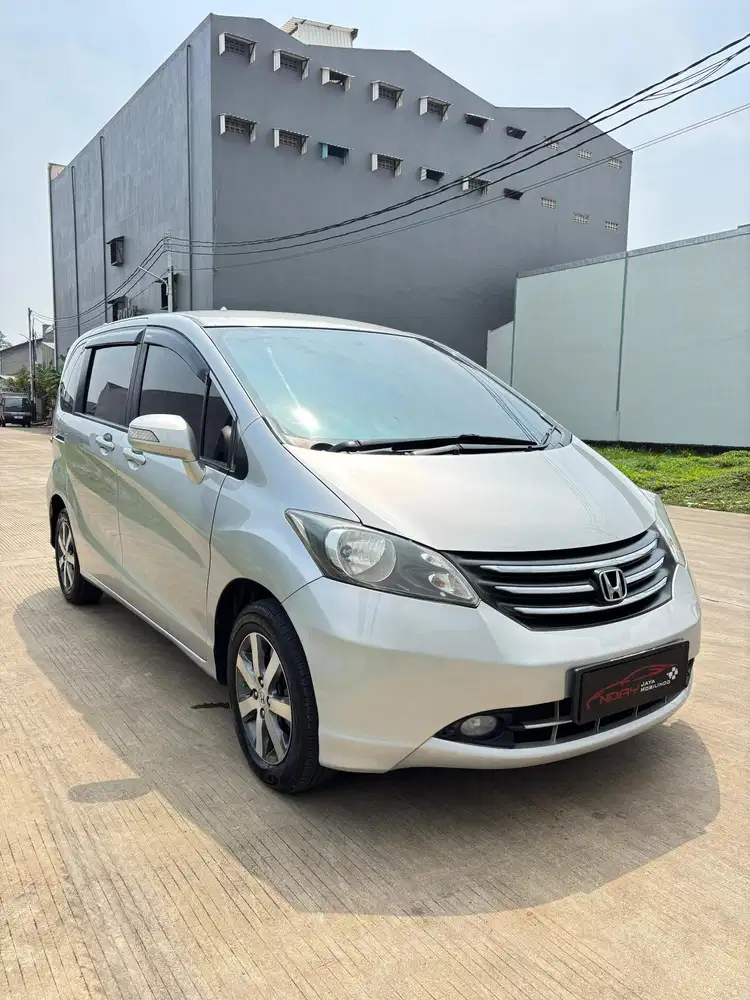 Honda Freed PSD matic 2011 TDP 12 juta aja
