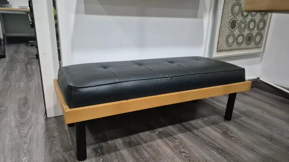 Bangku Sofa Panjang Kayu + Jok Kulit Sintetis