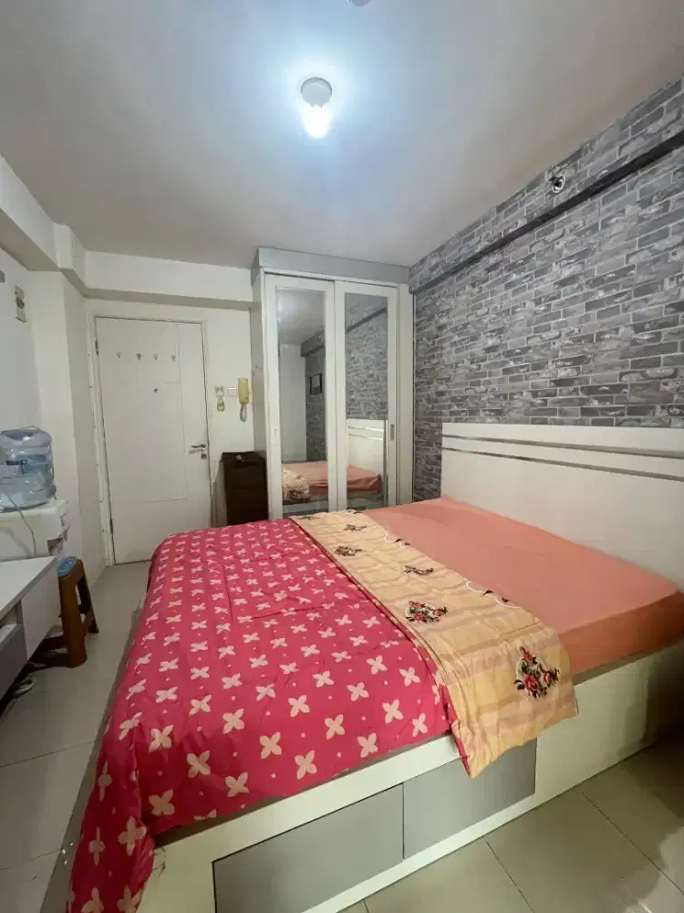 Disewakan STUDIO Furnish APARTEMENT KALIBATA CITY Green Palace