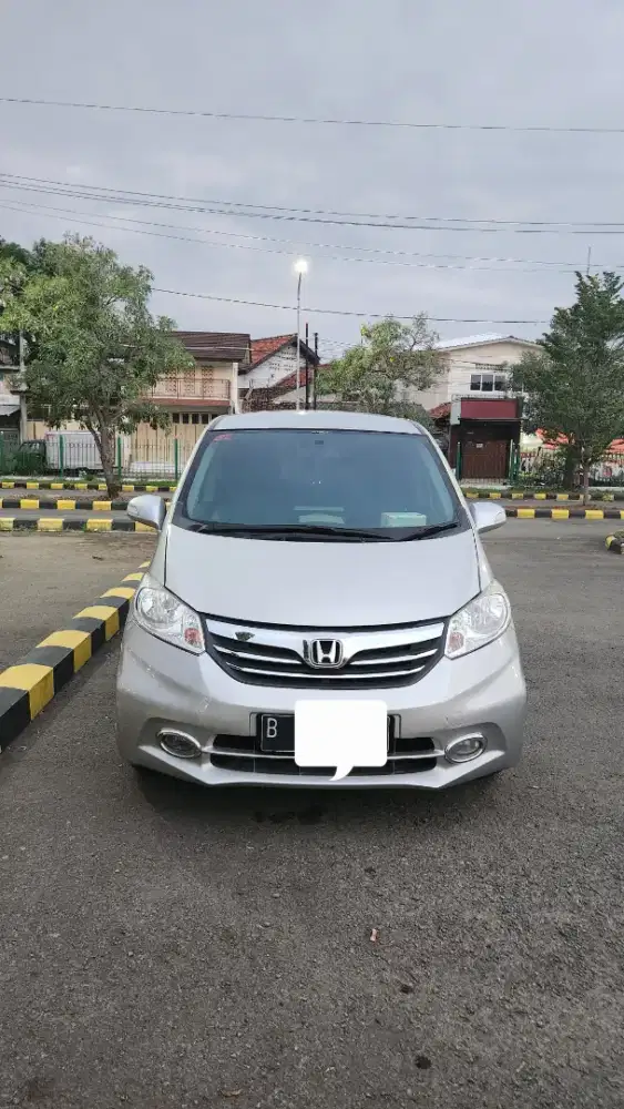 Honda Freed E PSD 2012 Silver Metalic