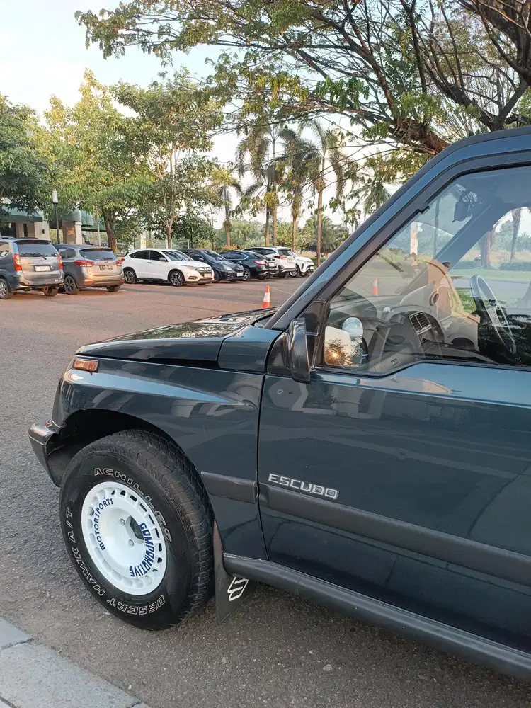 Suzuki Escudo FULL ORIGINAL antik