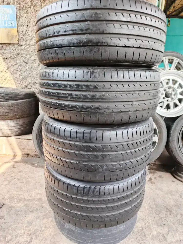 Ban r19 245/40 r19 dan 275/35 r19 merk Yokohama advan depan belakang