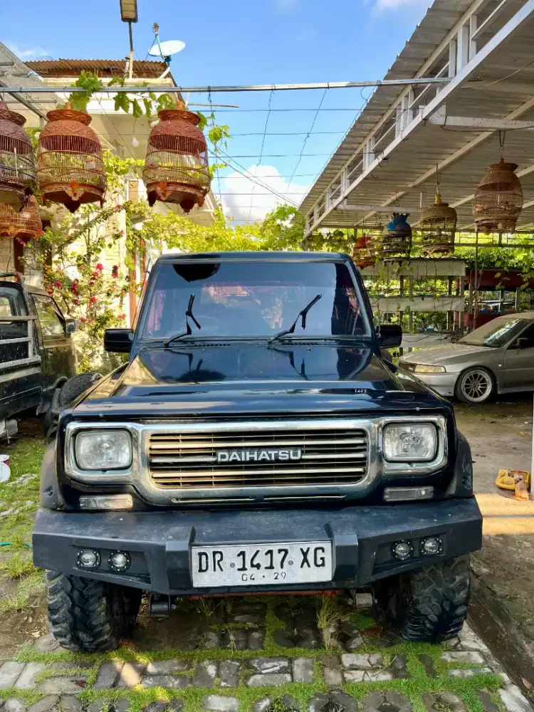 Daihatsu Taft 4x2 tahun 1990