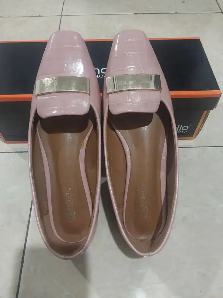 SEPATU FLAT DONATELLO