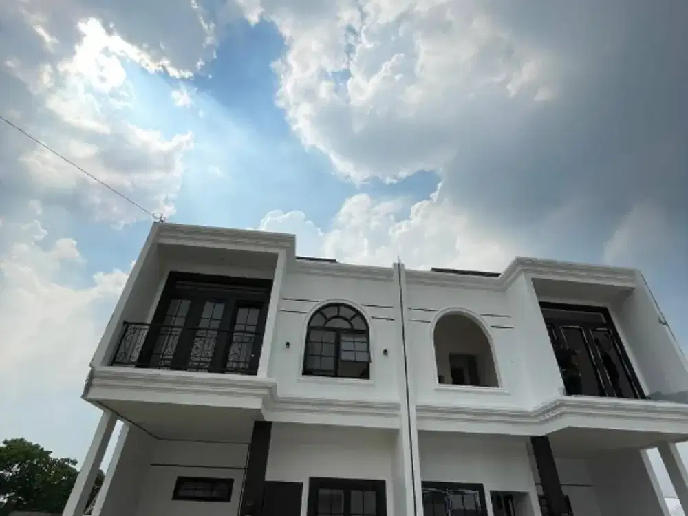 Rumah clasik eropa pinggir jln raya Bogor dkt Marco  brimob 800jutaan