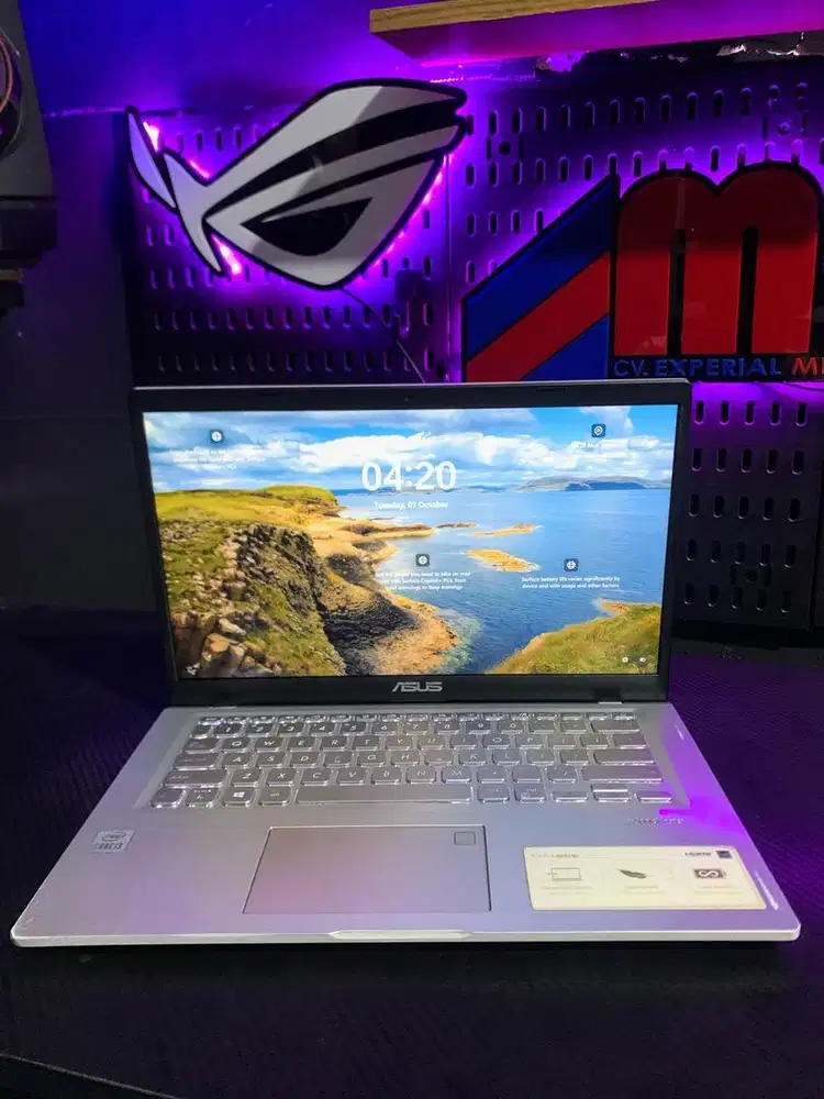 Laptop Asus core i3-1005G1 ram 8 ssd 256 13,5inch Fhd IPS win 11 silvr