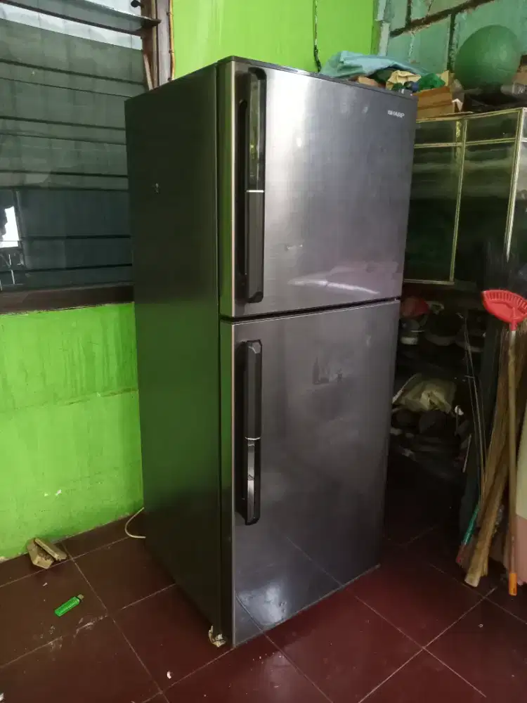 Kulkas SHARP 2 pintu
