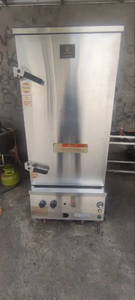 Gas Rice Steamer 12 tray 
Merk Getra
Kondisi Mulus normal Harga 8,7jt