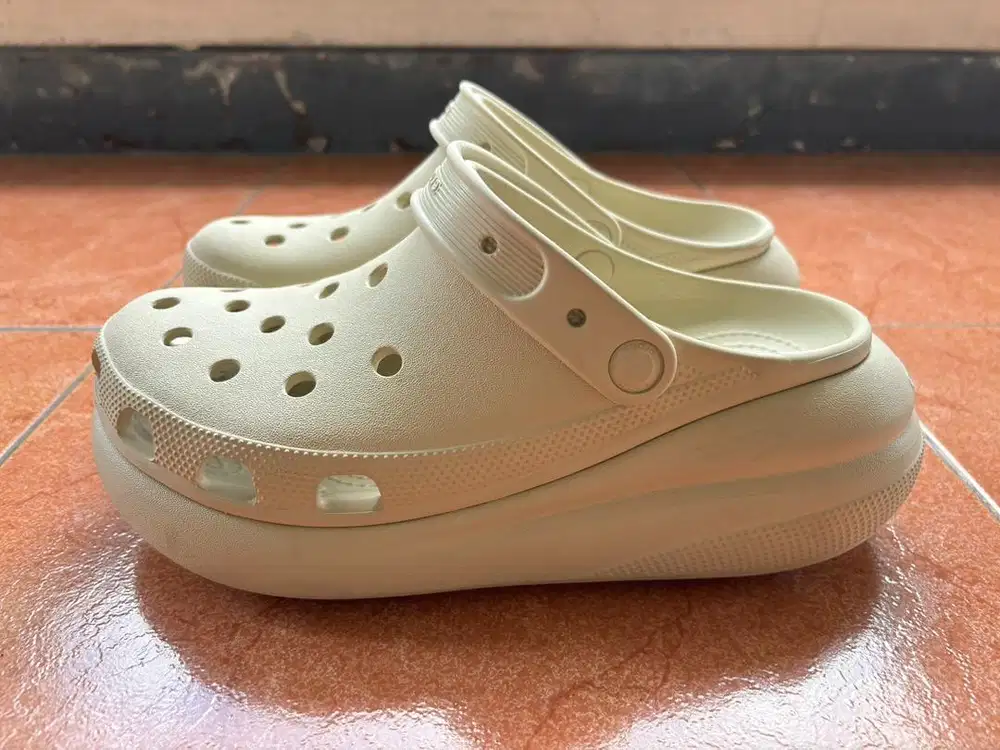 Crocs Classic Crush Clog Bone