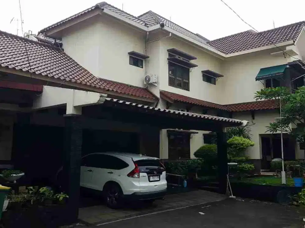 Dijual rumah mewah dengan kolam renang di sukmajaya depok