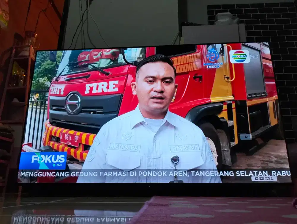 TV LED 60 inchi merk weyon