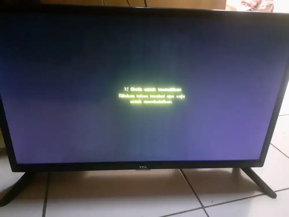 TV TCL 24 IN MESIN HIDUP JUAL BEGITU ADANYA