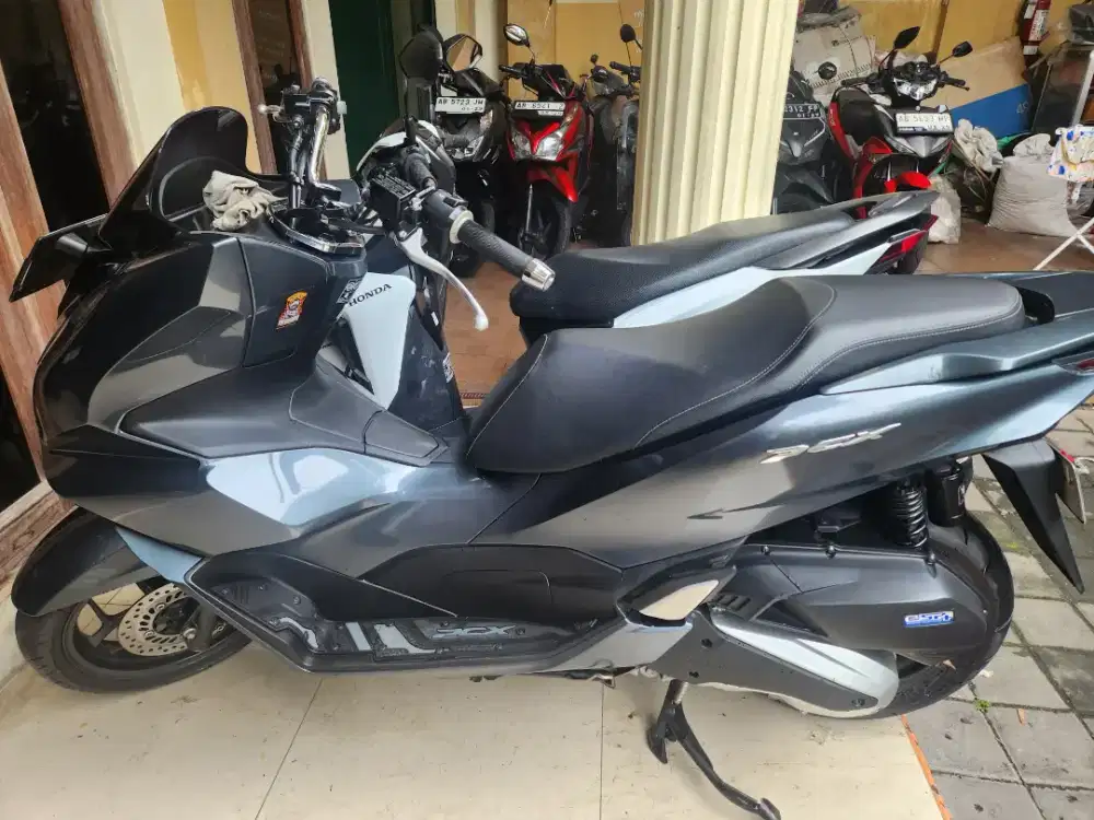 Pcx 160 abu glosy 2021 Gbm bisa tunai atau kredit