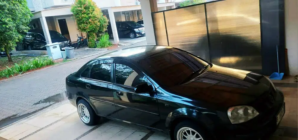 Sedan Chevrolet 2004 Bensin
