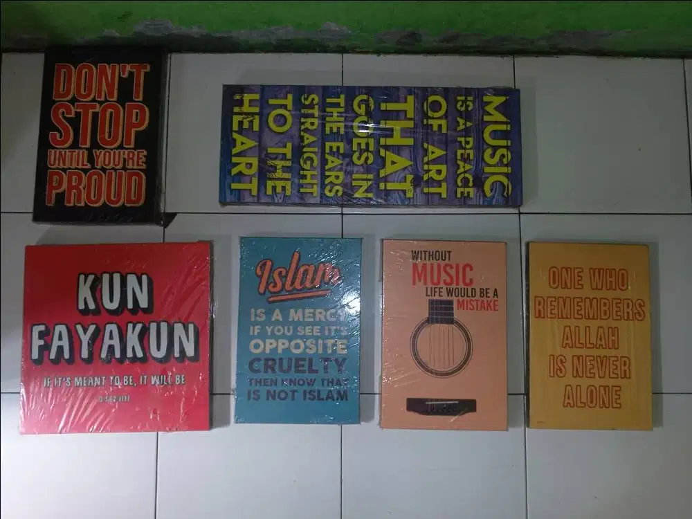 Poster Bingkai Kata-kata kondisi baru