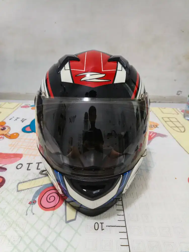 Helm Zeus ZS 811