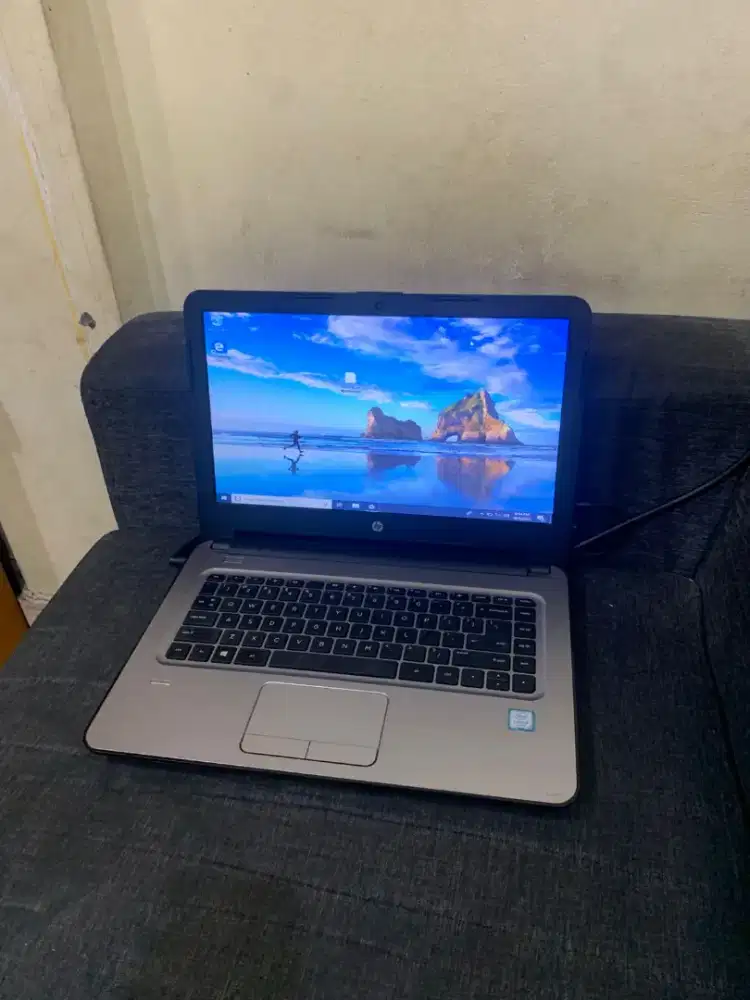 Laptop hp ram 8/ intel i5 gen6 ssd 128 normal dan terawat