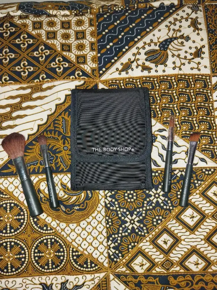 Brush Makeup The Body Shop