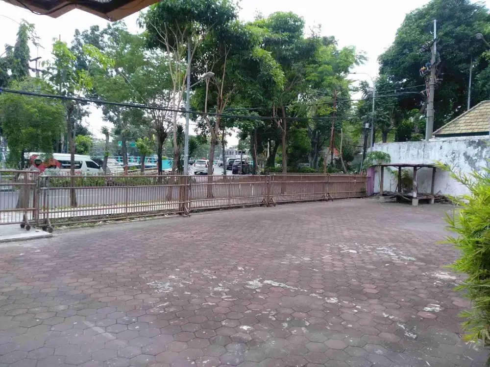 Jual bangunan gedung pusat kota strategis jl genteng kali surabaya harga 30 juta /m2 nego