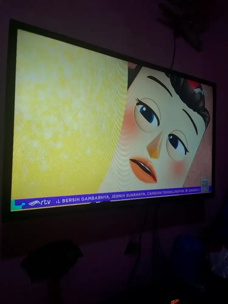 TV 32 inc Sharp Aqua bonus setop box