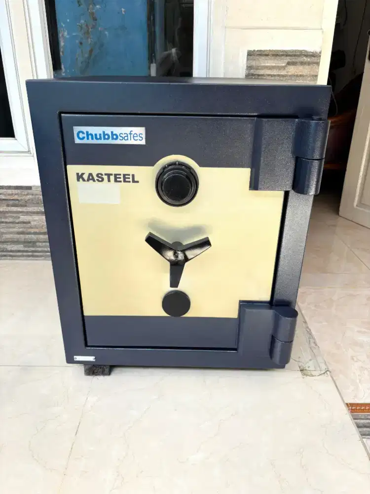 Brankas/ Brangkas Chubbsafes Kasteel IV