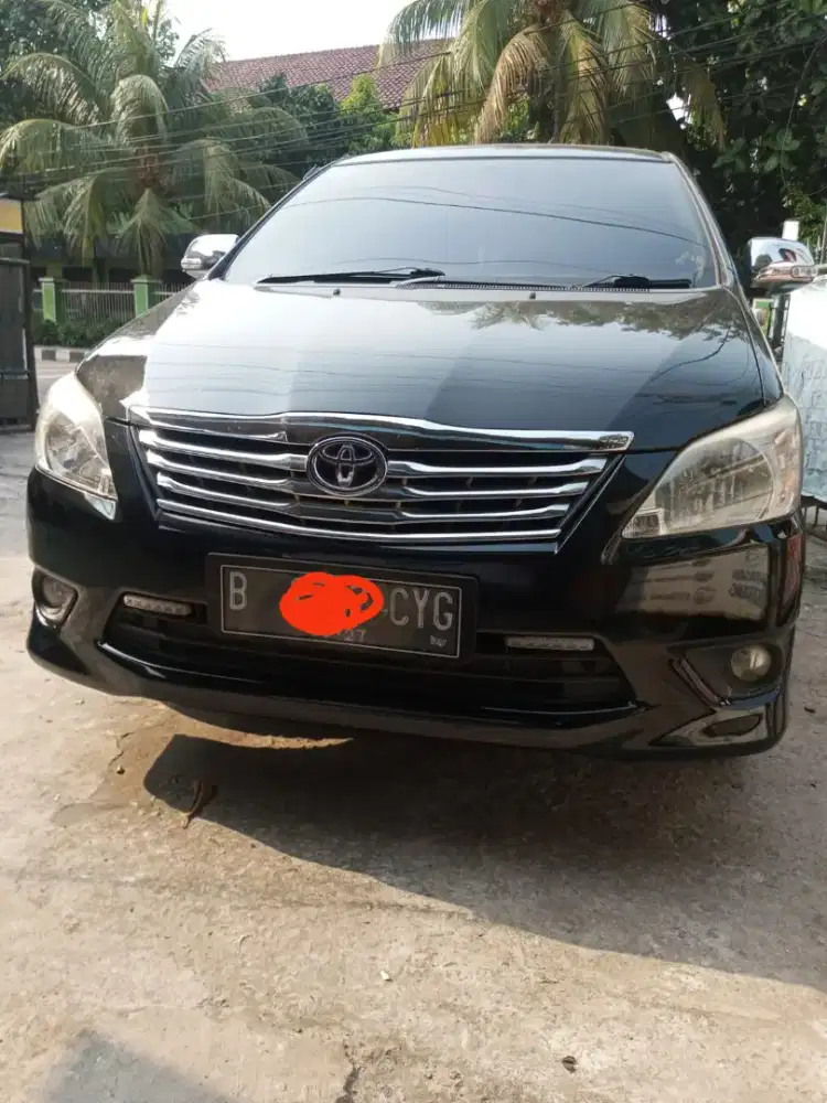 Innova E AT 2012