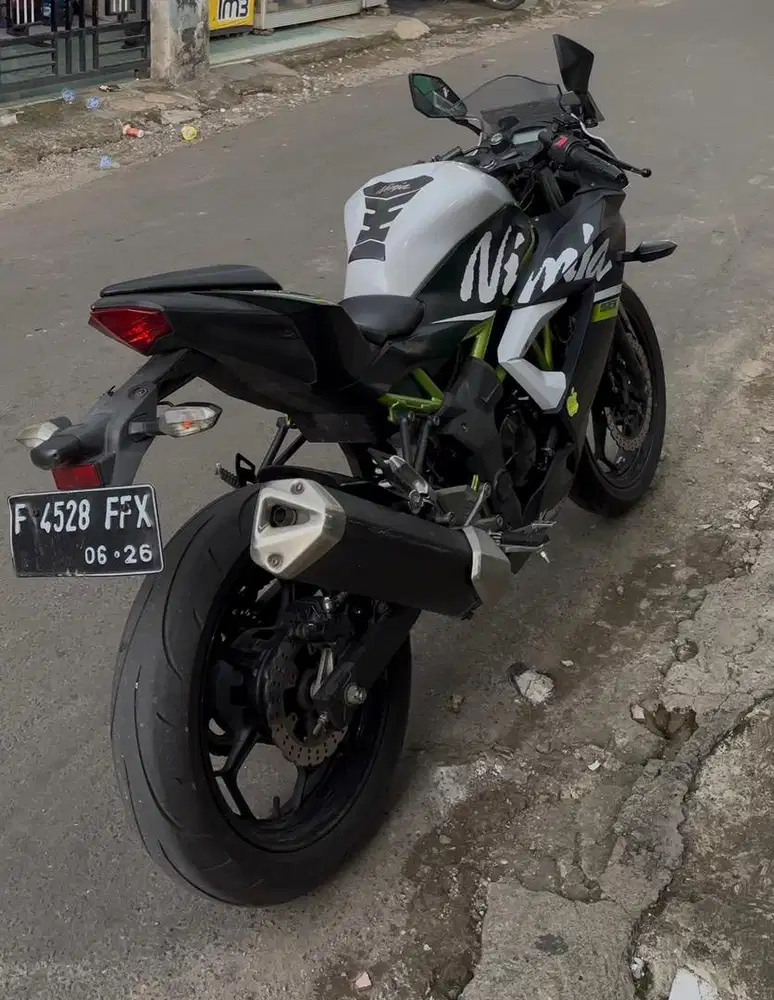 Ninja 250 SL MONO putih