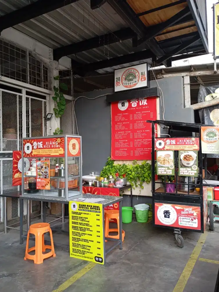 dicari penjaga outlet makanan