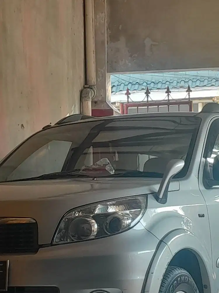 Mobil Rush tangan pertama