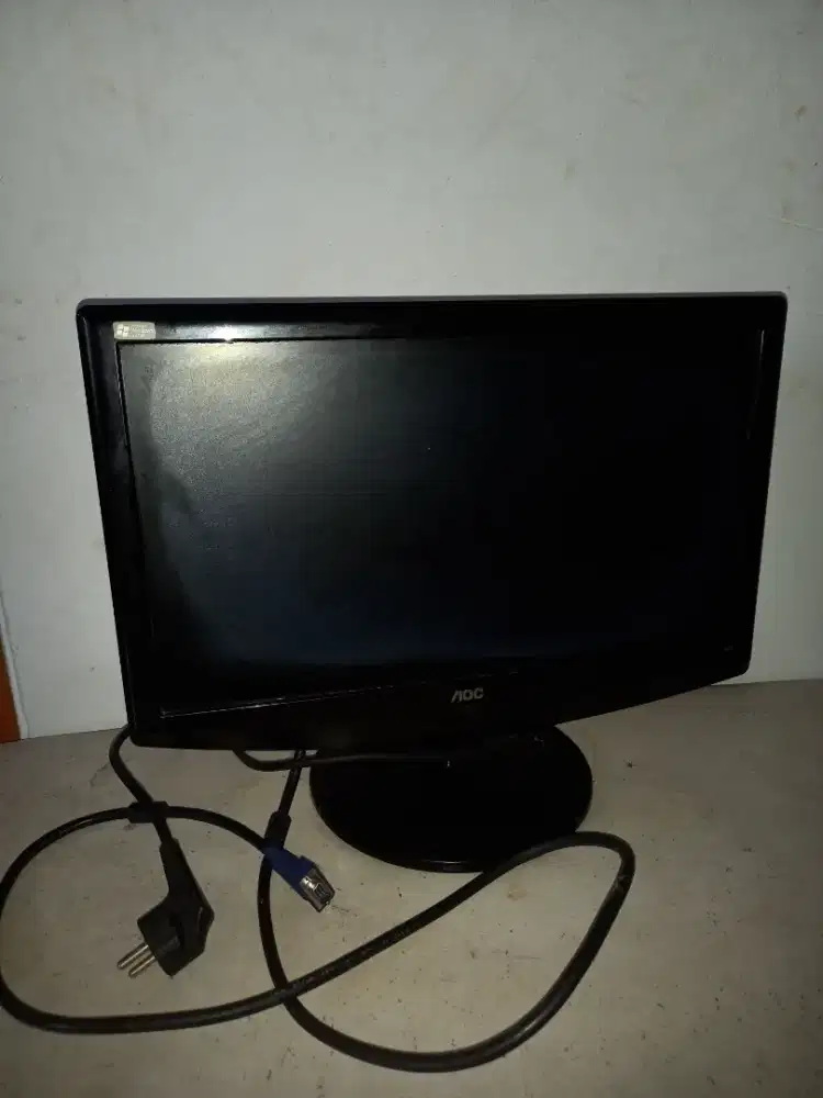 Monitor LCD bekas masih jalan