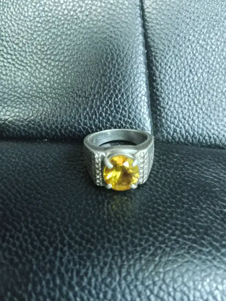 Cincin permata yellow topaz