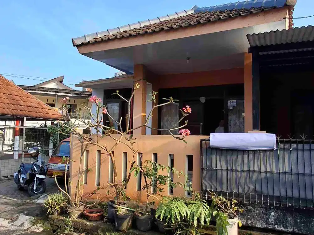 disewakan rumah terawat 3 kamar tidur dekat Sangkuriang Cimahi
