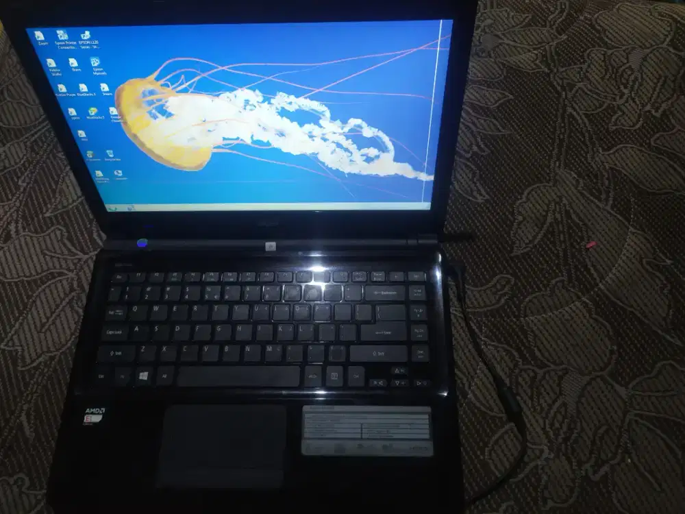 Laptop Acer E1-422