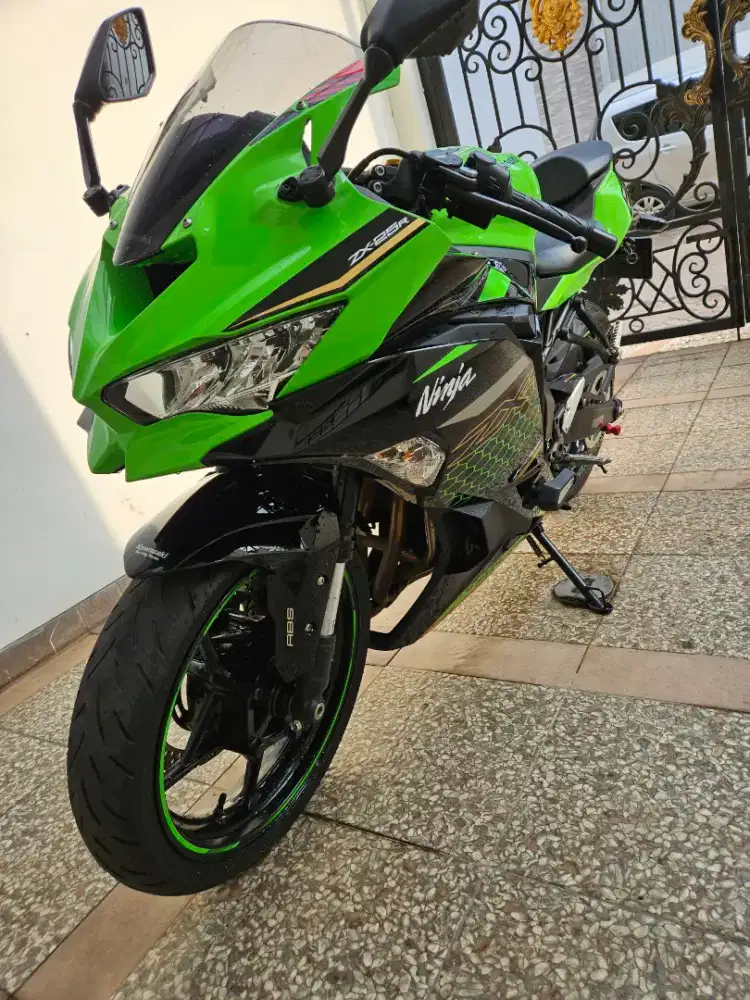 Kawasaki ZX25R ABS