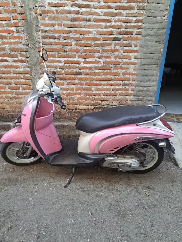 Scoopy 2011 AG Pare