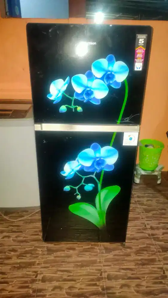 kulkas polytron 2 pintu