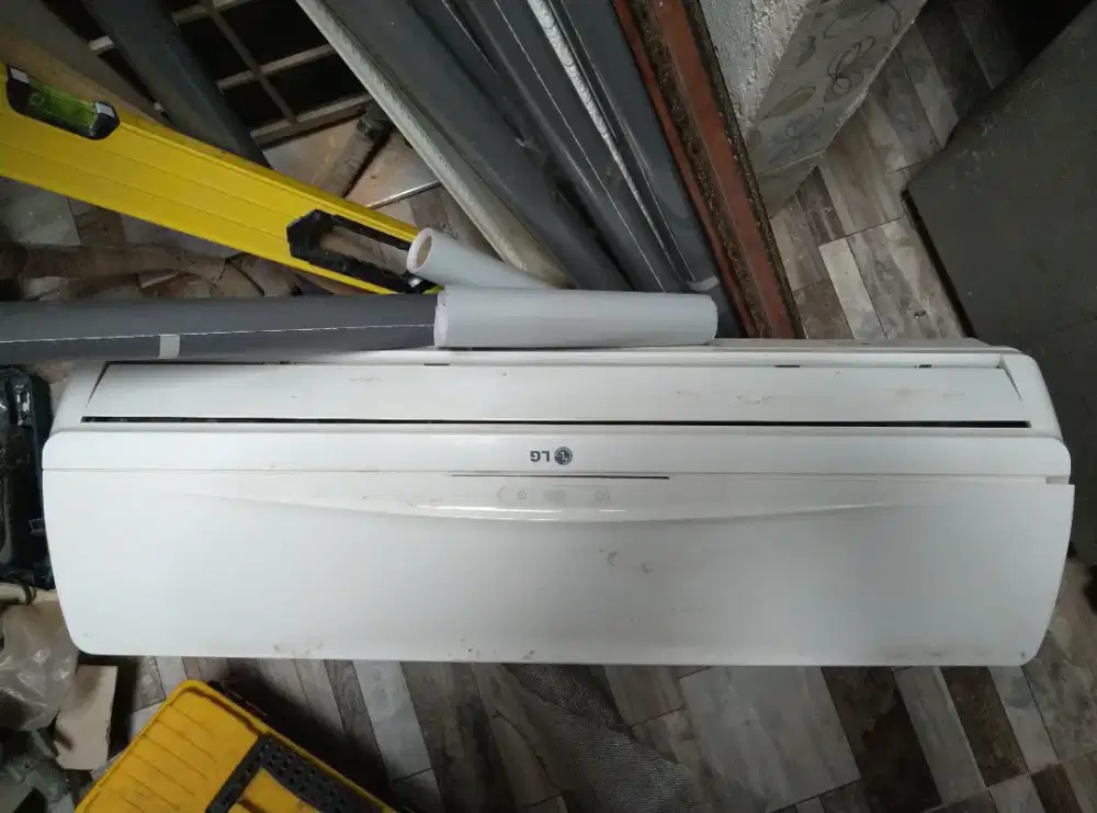 Ac LG 1/2 pk bekas