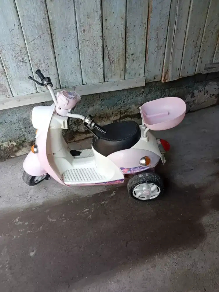 dijual motor. matic anak ..hnya motor aja