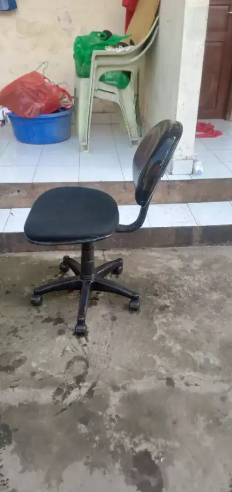 dijual kursi kantoran siap pakai