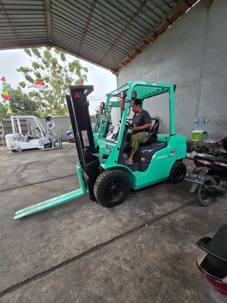 Mitsubhisi 2.5ton spek kontener