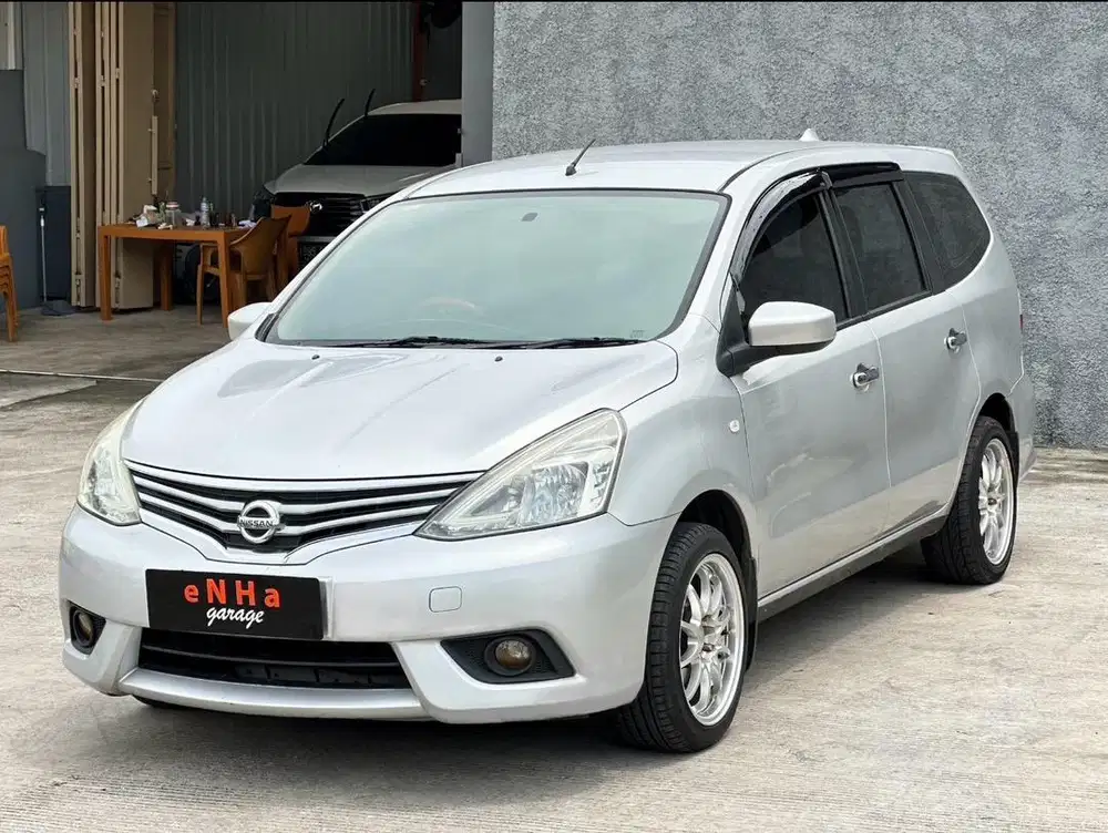 Plat H.. Nissan Grand Livina SV 1.5 M/T 2014.. eNHa garage Semarang..
