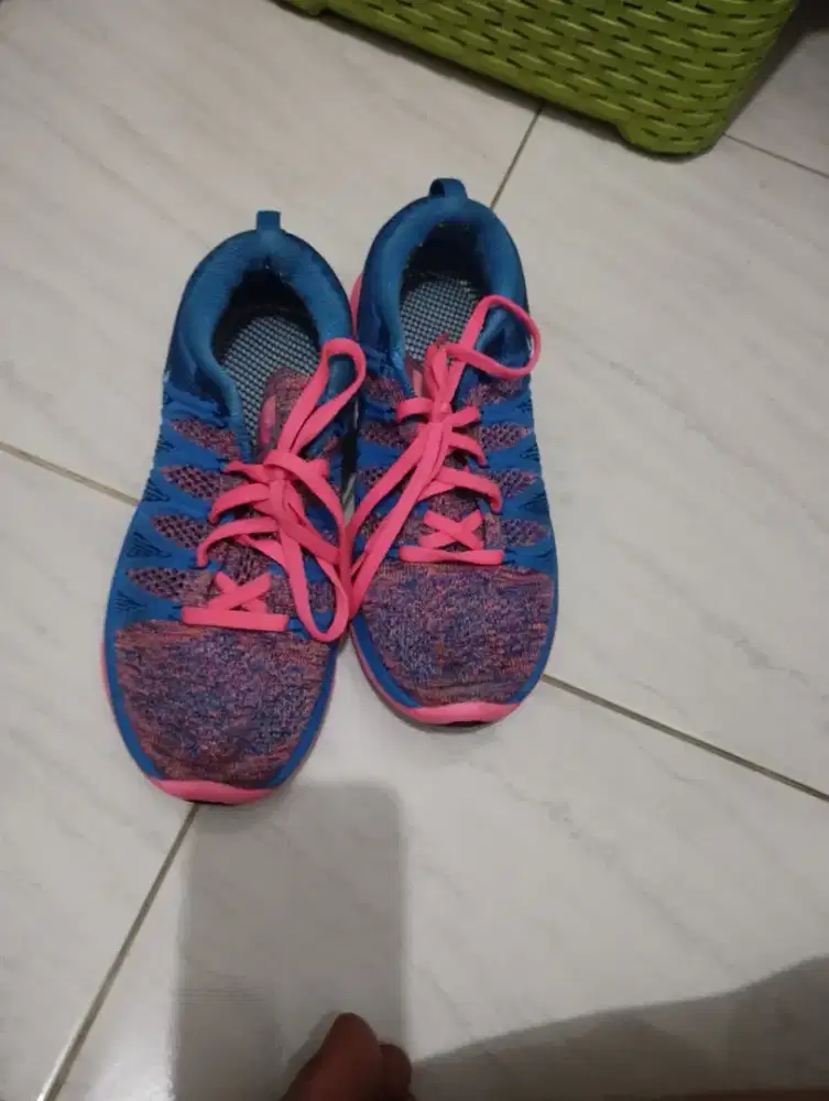 Nike running female version
