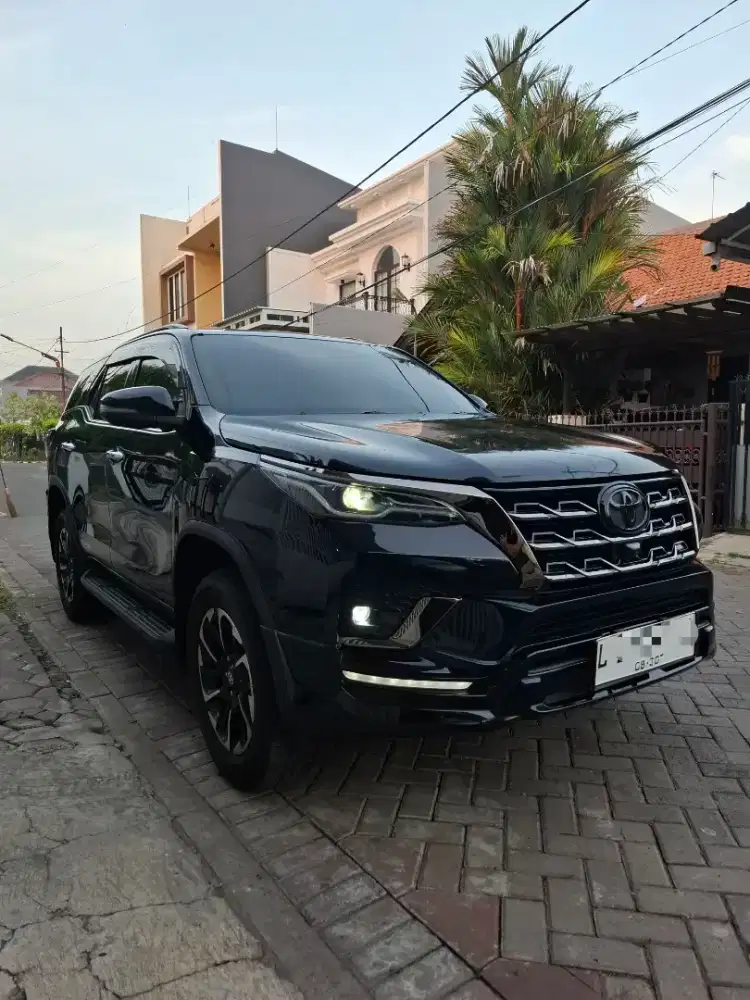 Fortuner VRZ 2.8 GR Sport 2022 AT Diesel Matic Solar 1GD Hitam TRD