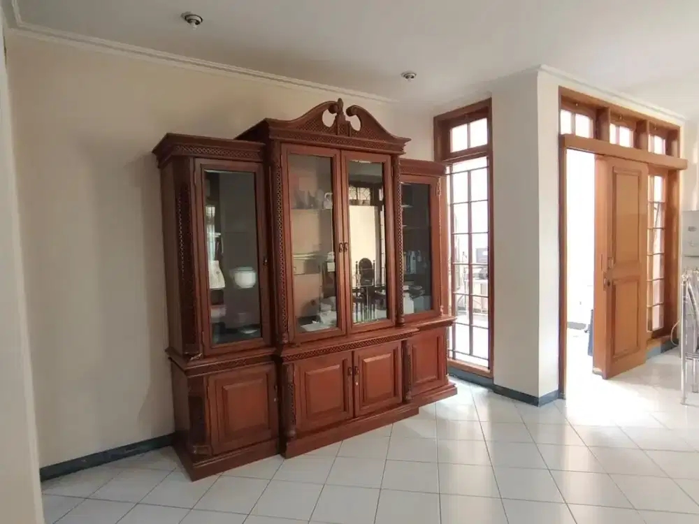 Rumah 2 Lantai Terawat Siap Huni di Sayap Pasteur Bandung